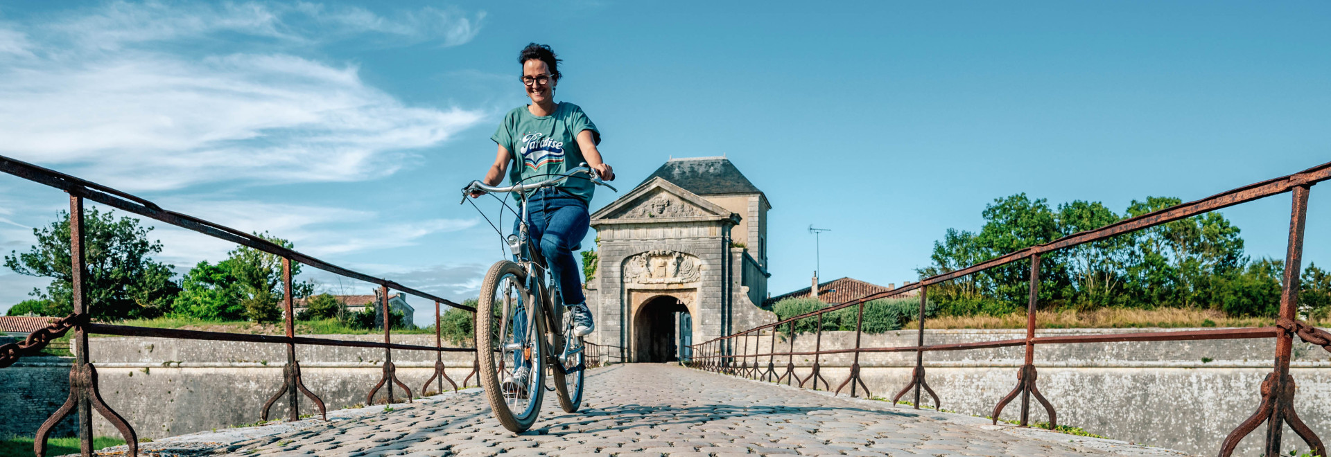 Discovery by bike: stroll through the streets of Saint-Martin-de-Ré