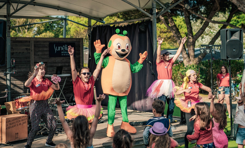 Mini Disco, campsite dances for the whole family